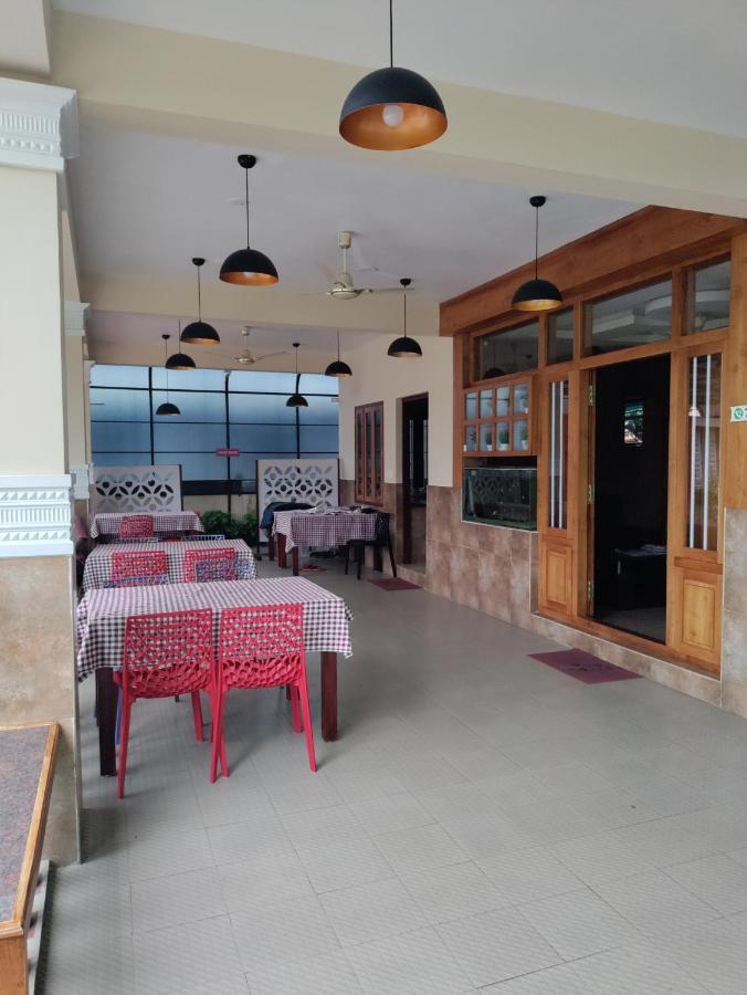 Meghdoot River Resort Коччи Экстерьер фото
